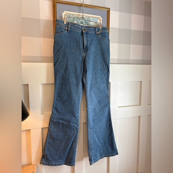 Wrangler Women's Flare Jeans Size 33 - Picture 4 of 7